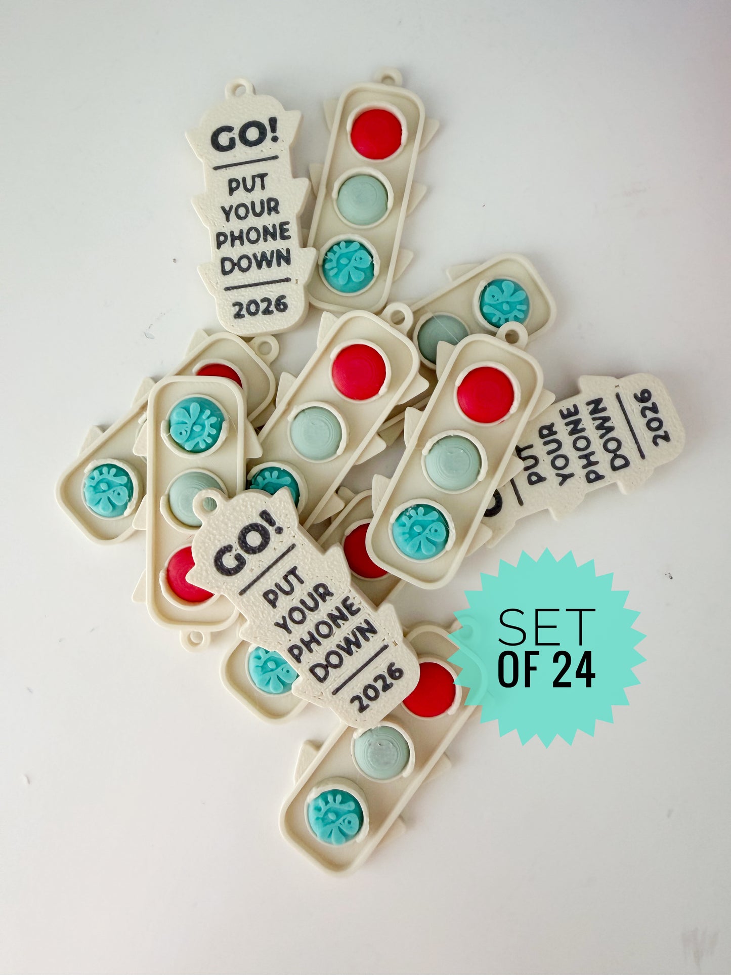 GO! Traffic Light Keychain Charms (24 pcs)