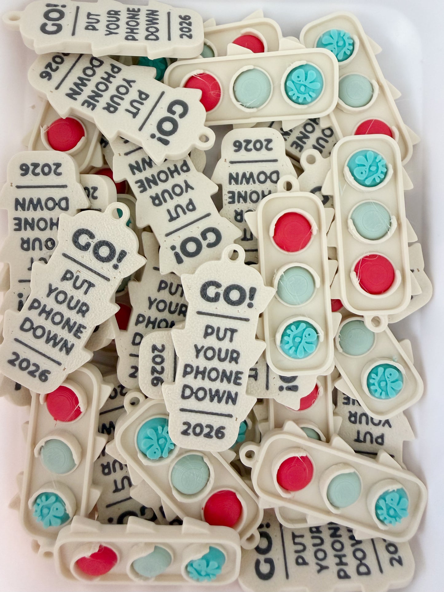 GO! Traffic Light Keychain Charms (24 pcs)